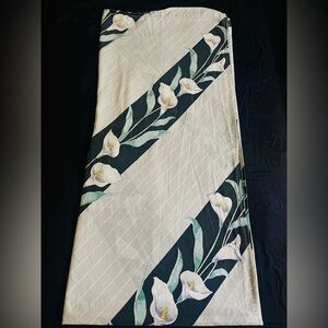 1980s Wamsutta Full Flatbed Bed Sheet with   white calla lily floral pattern